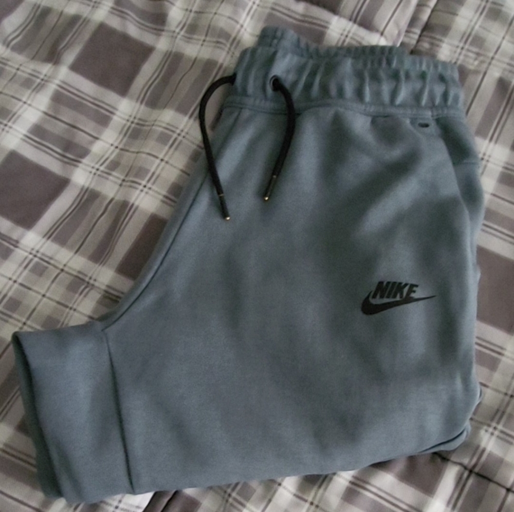 Nike boy's joggers